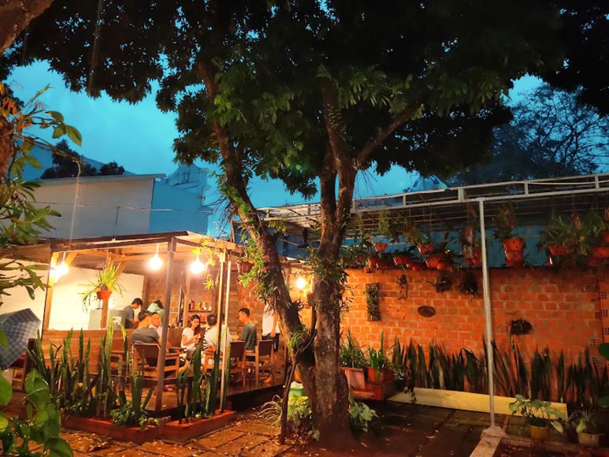 Homestay Vuon Nhan Plây Ku Exterior foto