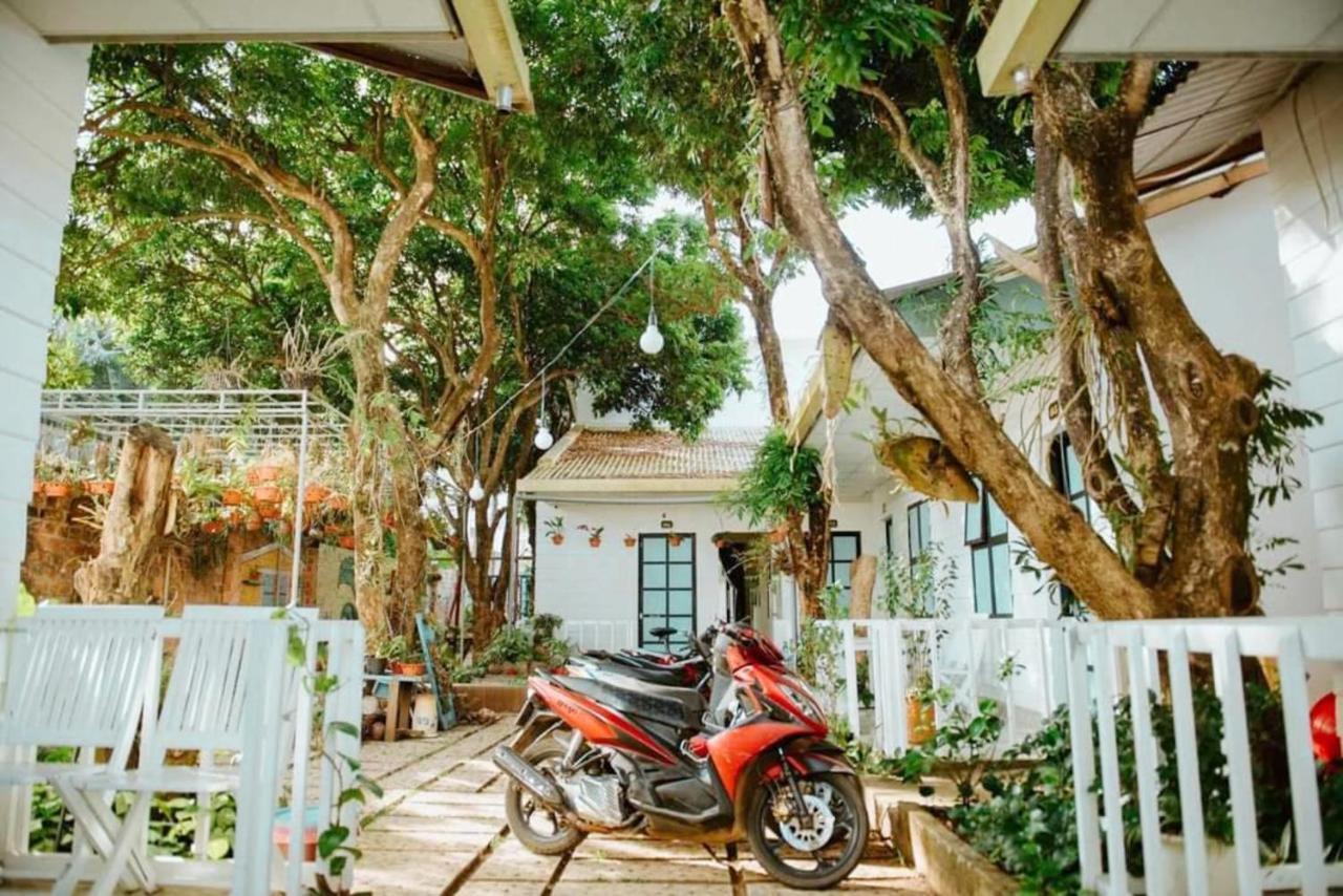 Homestay Vuon Nhan Plây Ku Exterior foto