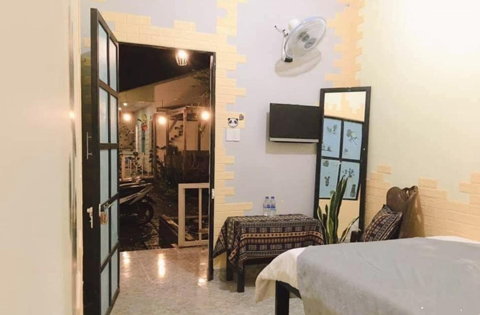 Homestay Vuon Nhan Plây Ku Exterior foto