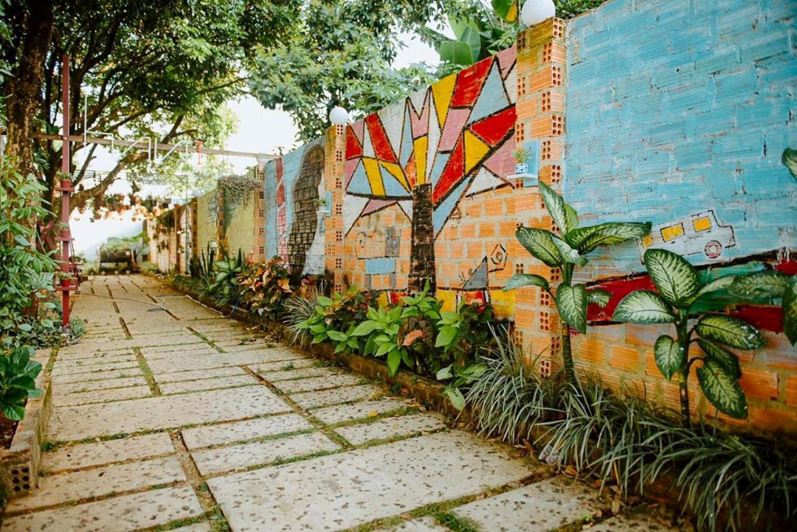 Homestay Vuon Nhan Plây Ku Exterior foto